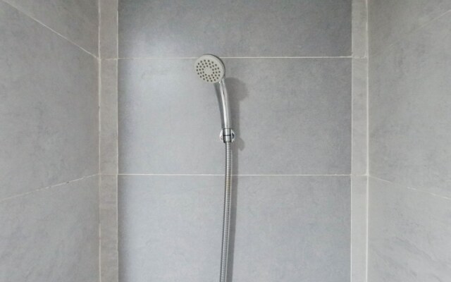 Cozy Living Studio Apartment At Taman Melati