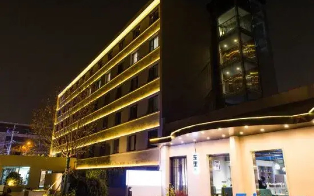 ViFan Oasis Hotel（University of science&Technology Beijing