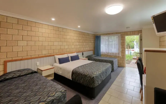 Jacaranda Country Motel