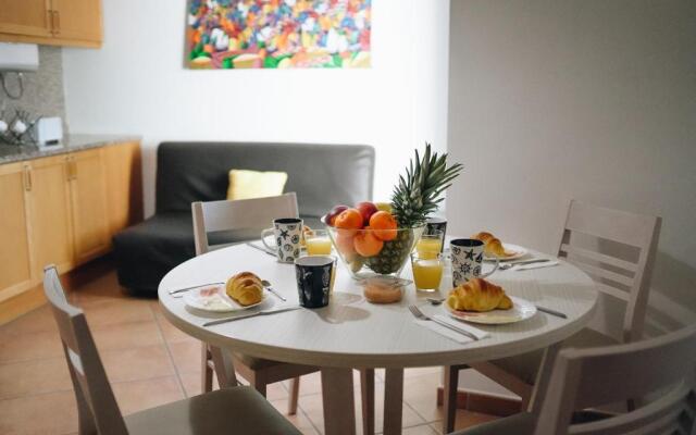 Wonderful Flats with Pool by Host Wise