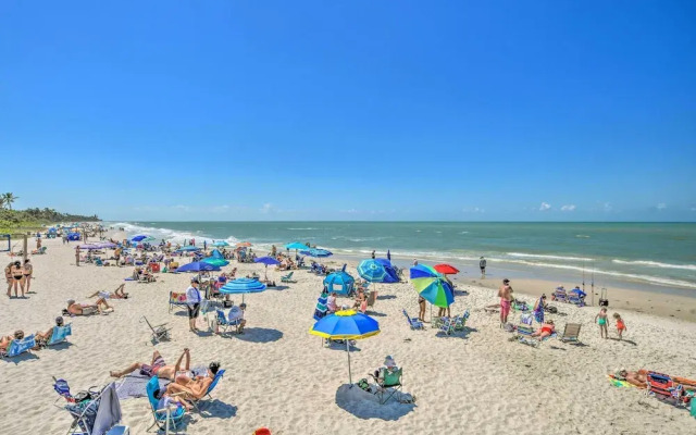 Updated Dtwn Naples Condo: Across From Beach!