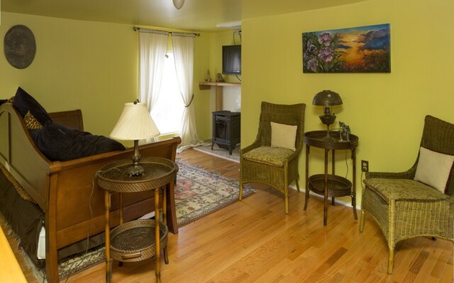The Parador Inn