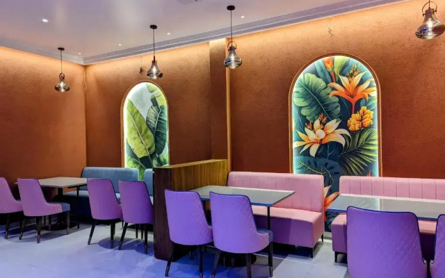 Hotel Red Chillee Restro