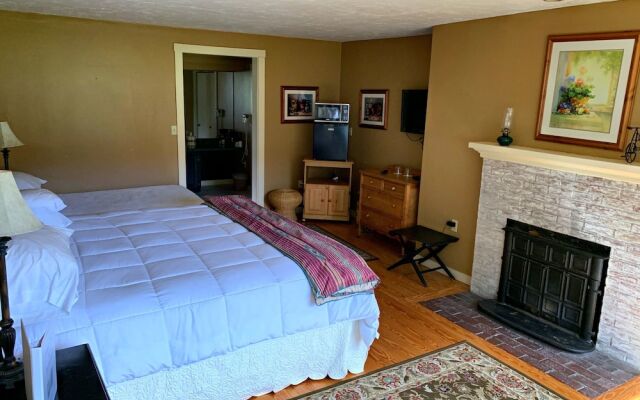 Lovett's Inn and Restaurant