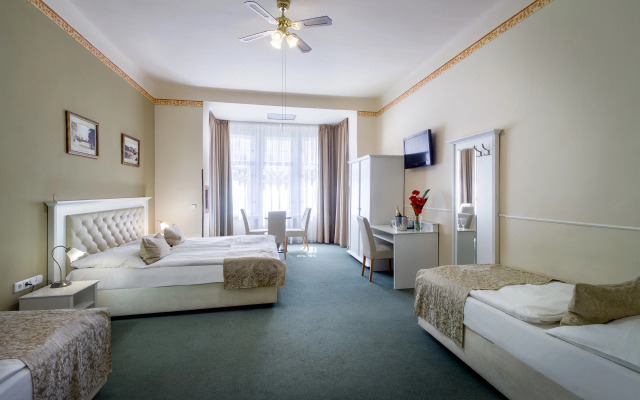 Hotel Taurus