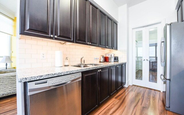 Ovation Condos by PlanURstay