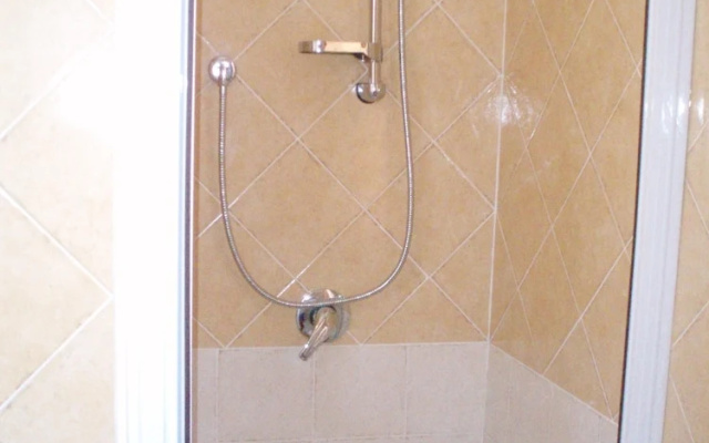 Modern 1 bed Apartment Sleep 3 sea View Only 700mt From sea