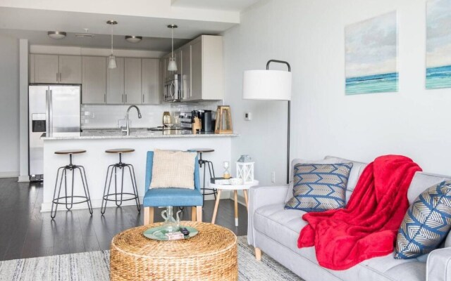 Magnificent Uptown Views In 1BR Apt