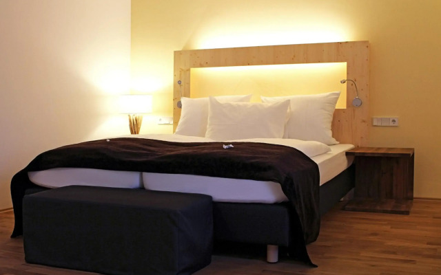 Hotel Bleibtreu Berlin by Golden Tulip