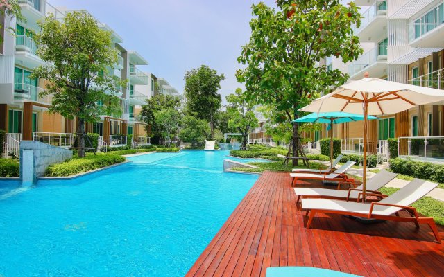 Hua Hin Luxury Beachfront Condo By Mon