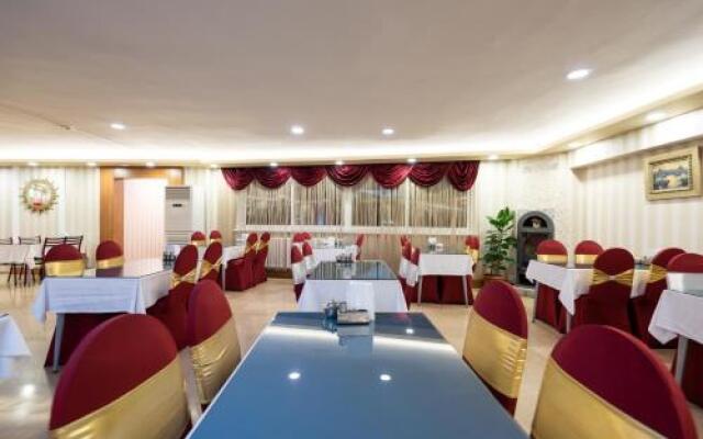 Di̇nar Hotel