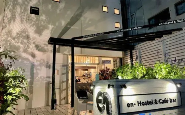 En- Hostel & Café Bar