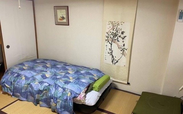 伊東の宿-IKKO- 一室貸切 天然温泉 伊東駅まで徒歩6分 beachまで徒歩5分 – Guest Rooms – Ito