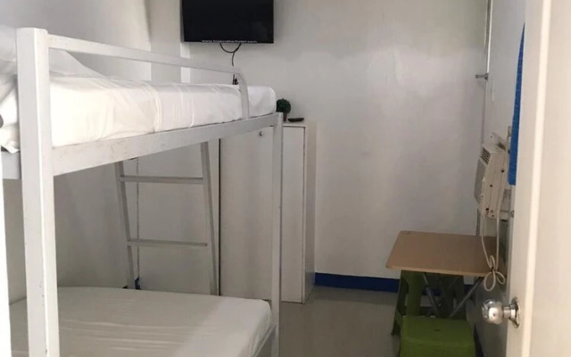 University Condotel by Oyo Rooms