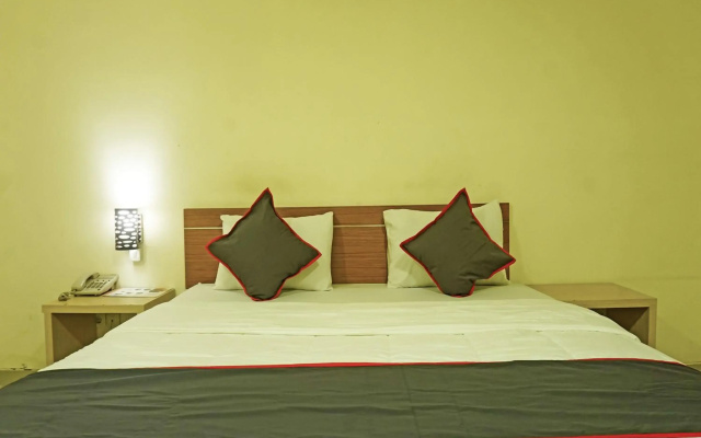 SUPER OYO Collection O 91409 Hotel Fiducia Otista 153 - 157