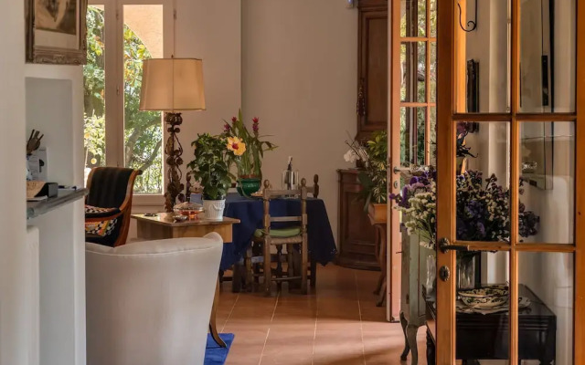 Forte dei Marmi renewed 6 bedroom villa