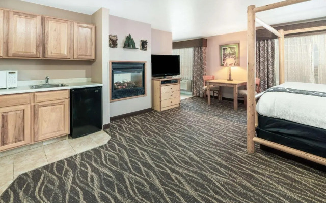 La Quinta Inn & Suites by Wyndham Belgrade - Bozeman Airport