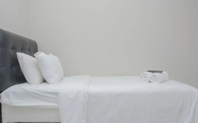 Alluring Studio at Lagoon Apartment near Bekasi Town Square