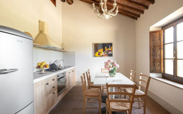 Secluded Apartment in Rapolano Terme with Garden