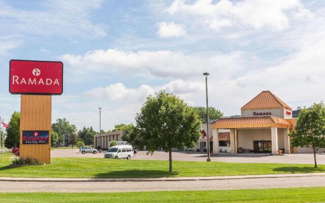 Ramada by Wyndham Sioux Falls Arpt & Suites