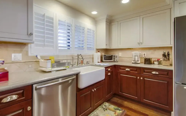 Gorgeous Ocean View Condo with Pool & Spa SURF9 by RedAwning