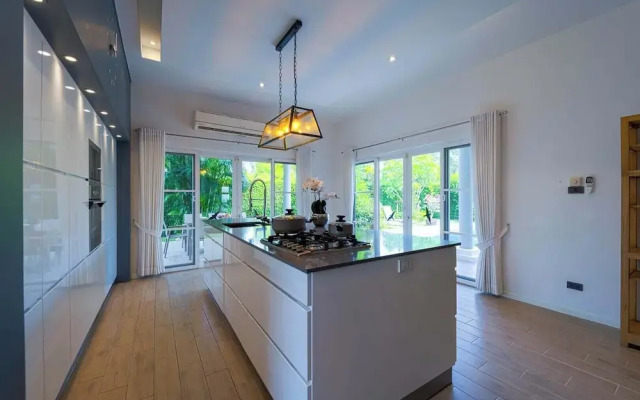 Modern 3 Bedroom Pool Villa - MR54