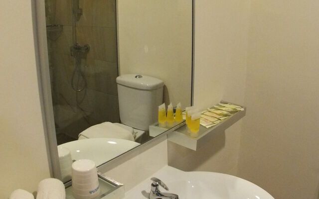 Baguss Hotel and Serviced Apartment