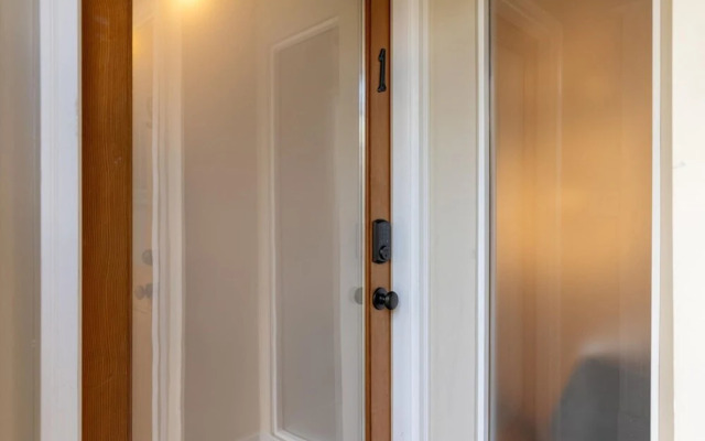 Sweet 2-br Retreat By Capitol Hill