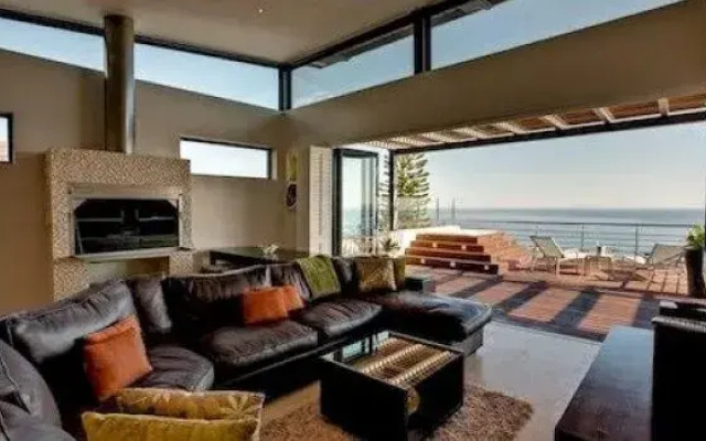 Sea And Rock Villa