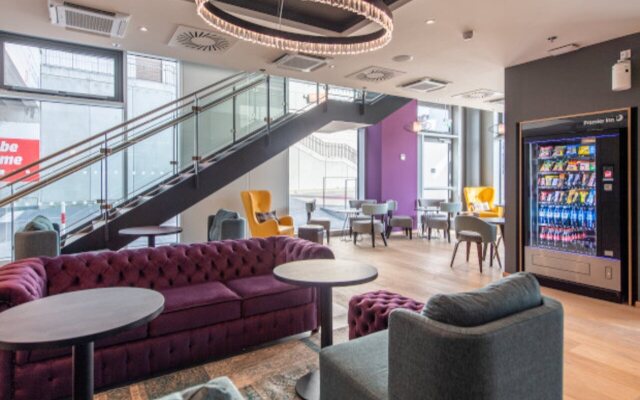 Premier Inn Stuttgart City Centre