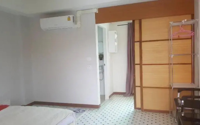 OYO 75396 Look Shine Apartment