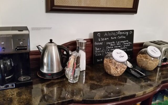 Haiku Plantation Inn Bed & Breakfast