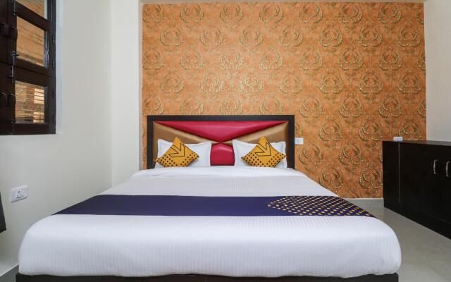 OYO 64416 Crown View 2