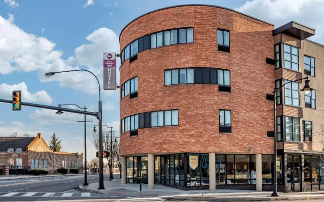 Best Western Plus Philadelphia Airport S. At Widener Univ.