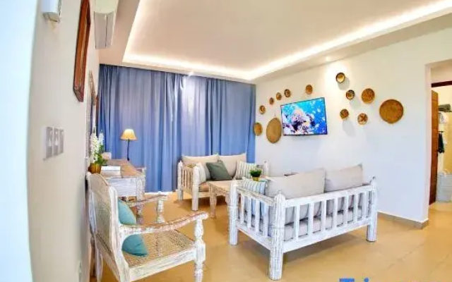 Nana's boho BeachfrontVilla w/Ac&pool