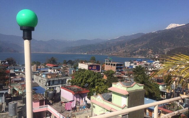 Kings Hotel Rajkuti