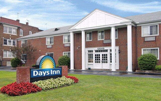 Days Inn by Wyndham Cleveland Lakewood