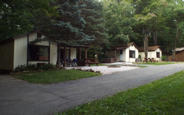 Hemlock Campground And Cottages