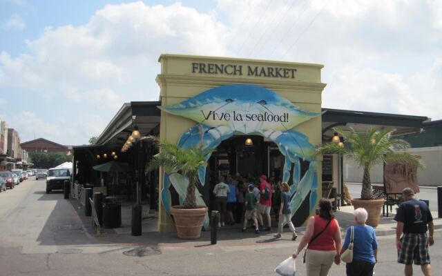 California Building by Hosteeva