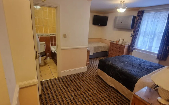 The Oak Hotel