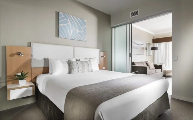 Grand Hotel and Apartments Townsville