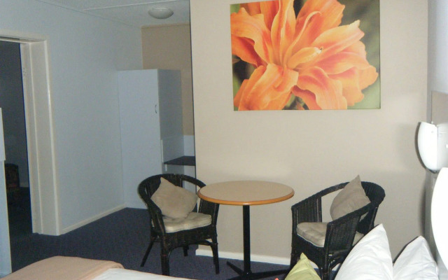 Orana Windmill Motel