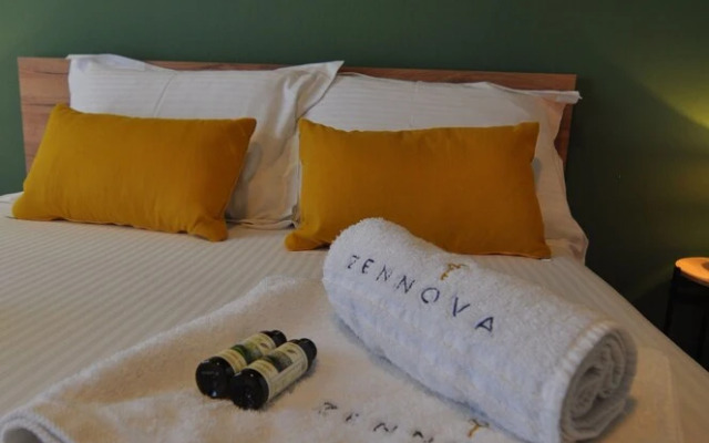 Zennova 82  City Center Apt