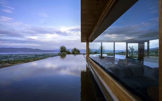 Sunyata Pure House
