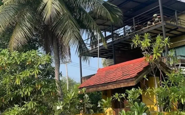 Golden Mango House