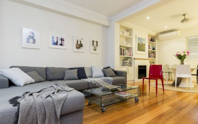 Stylish 3 Bedroom Pool House In Surry Hills