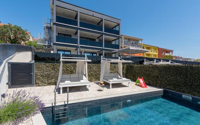 Twins II in Crikvenica