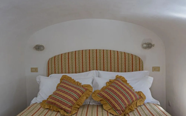 Flat 106M² 2 Bedrooms 1 Bathroom - Genoa