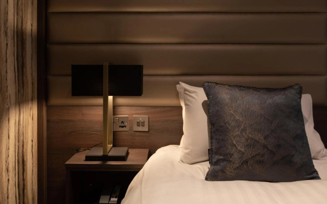 Carlton Hotel