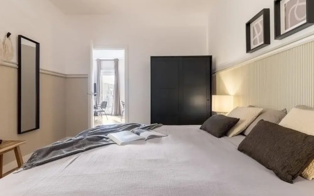 Sofia - 4 Bedrooms and Balcony in O Donell